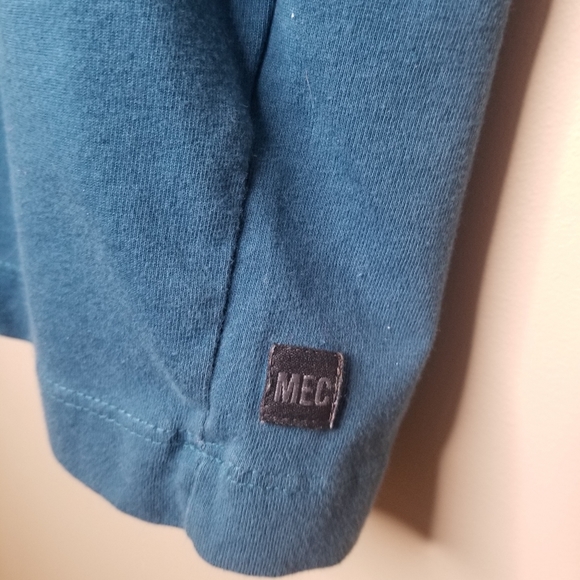MEC MENS HIKING TSHIRT SIZE XL -SLIM FIT - Picture 3 of 5